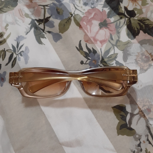Authentic Gucci sunglasses main image 11